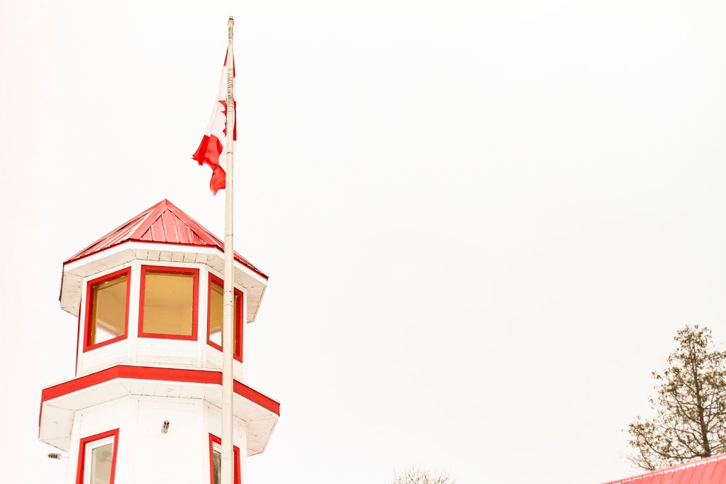 Hobarts Lighthouse | 2281 McCrackens Landing Rd, Lakefield, ON K0L 2H0, Canada | Phone: (705) 652-0557