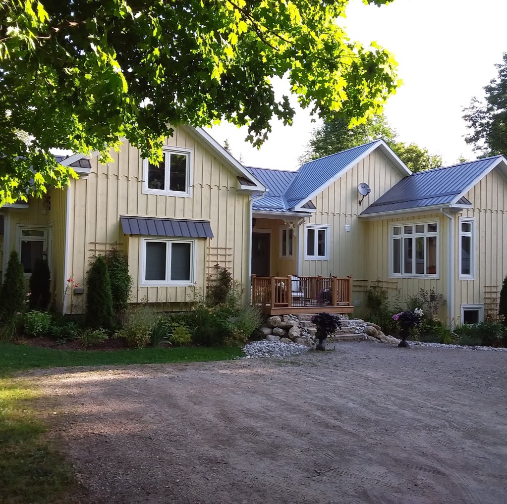 Yellow Birch Cottage ...self catering one bedroom suite on the M | 754507 2 Line EHS Mono, Mono Centre, ON L9W 5X1, Canada | Phone: (519) 942-8402