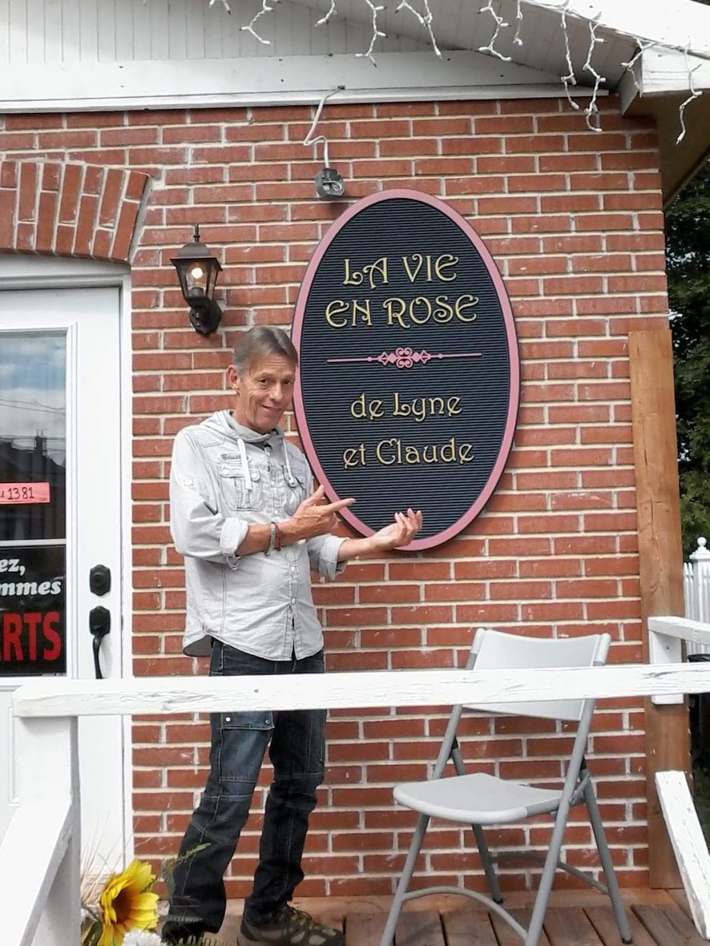 Café Theátre La vie en rose de Lyne et Claude | 1383 Rue St Calixte, Plessisville, QC G6L 3S8, Canada | Phone: (819) 998-1672