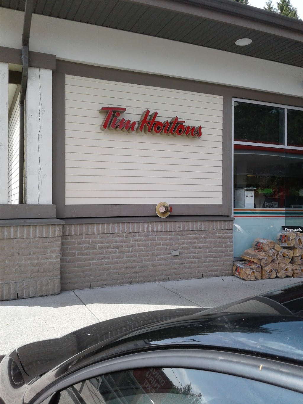 Tim Hortons | 106 W Queens Rd, North Vancouver, BC V7N 2K3, Canada | Phone: (604) 988-9968