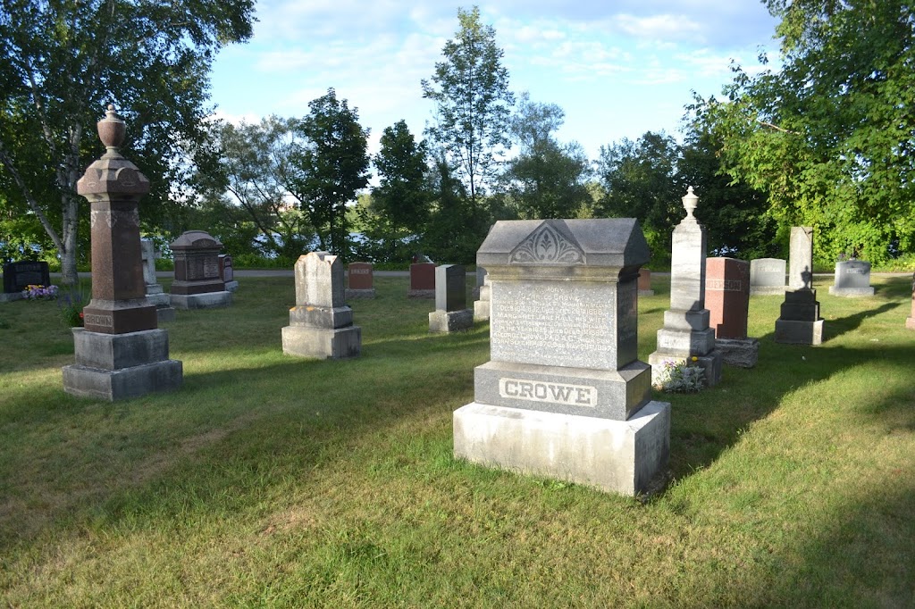 Little Lake Cemetery | 915 Haggart St, Peterborough, ON K9J 2Y1, Canada | Phone: (705) 745-6984