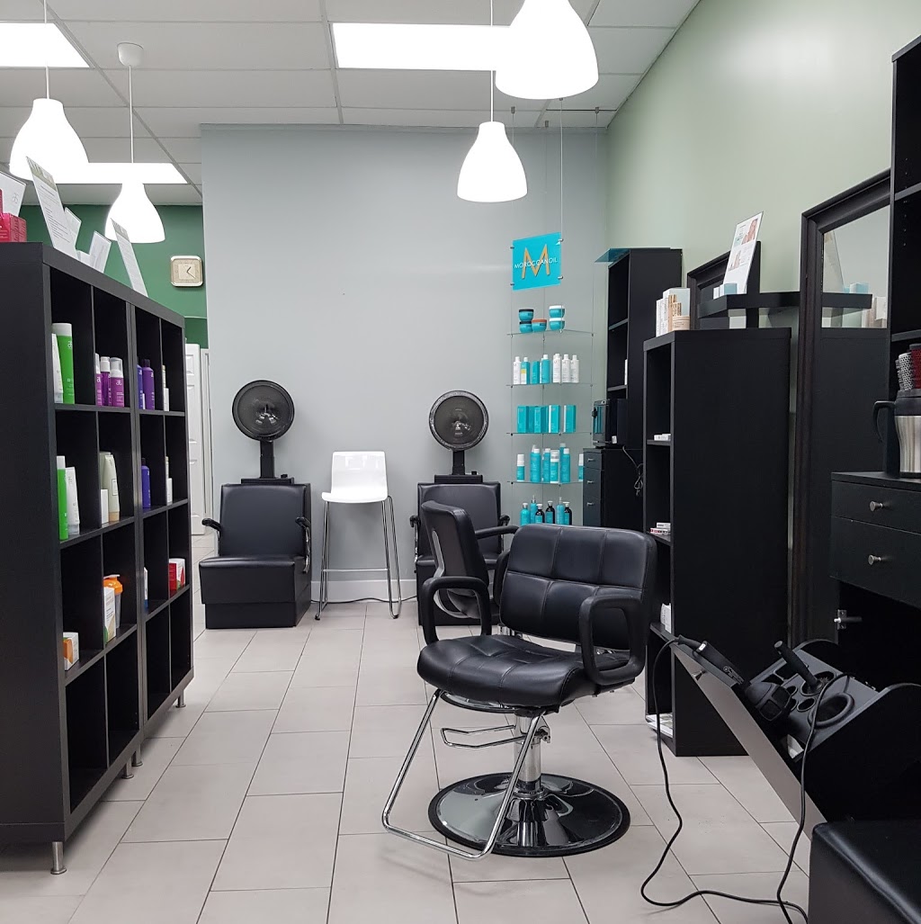 Salon Unique And Barbershop | 2200 Montreal Rd Unit B2, Gloucester, ON K1J 6M5, Canada | Phone: (613) 695-8444