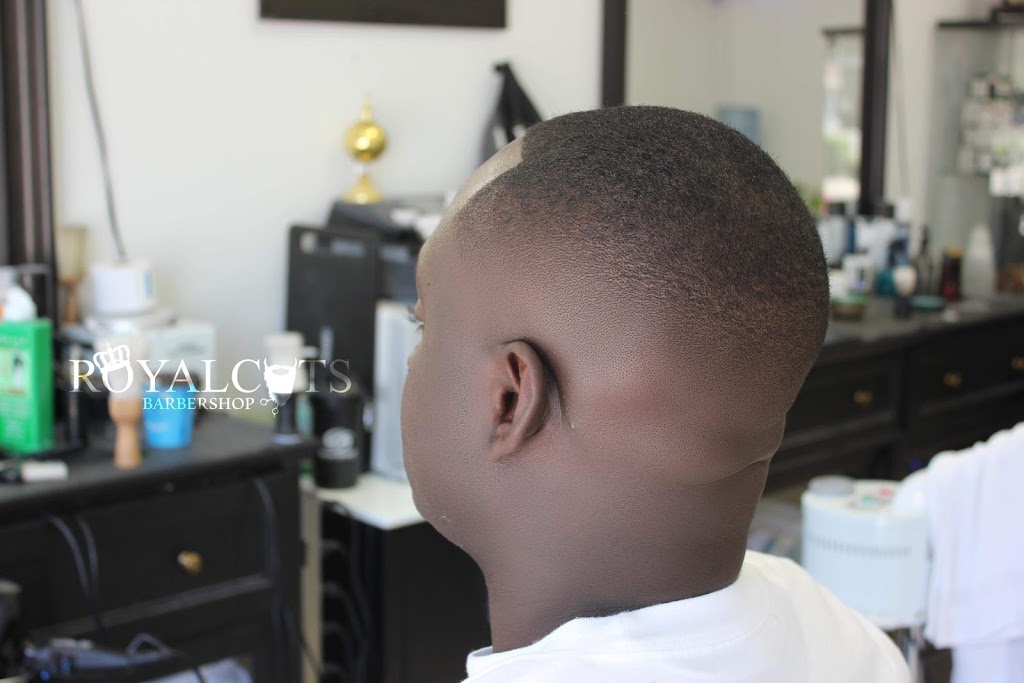 RoyalCuts Barbershop | 389 Boulevard Cartier O, Laval, QC H7N 2K6, Canada | Phone: (450) 662-0989