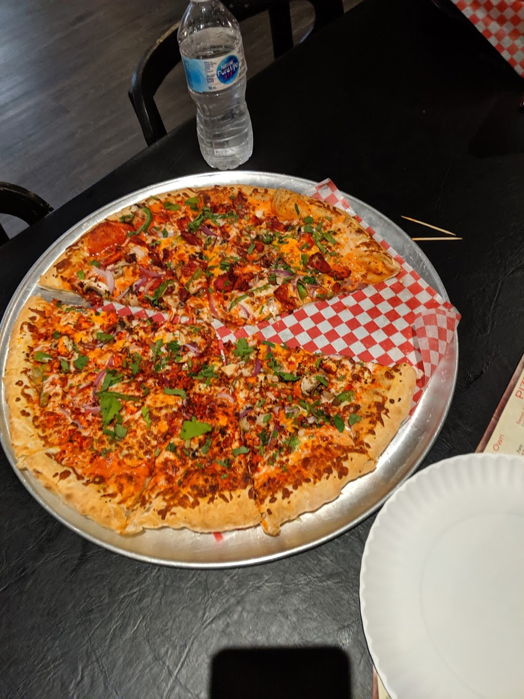 Wingz N Thingz Pizza | 5703 Ferry St, Niagara Falls, ON L2G 1S5, Canada | Phone: (905) 353-9464