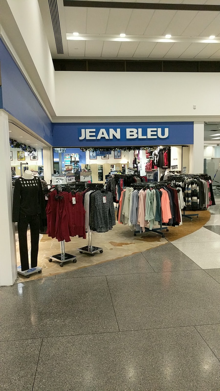 Le Jean Bleu | 825 Rue Saint-Laurent Ouest, Longueuil, QC J4K 2V1, Canada | Phone: (450) 677-6816