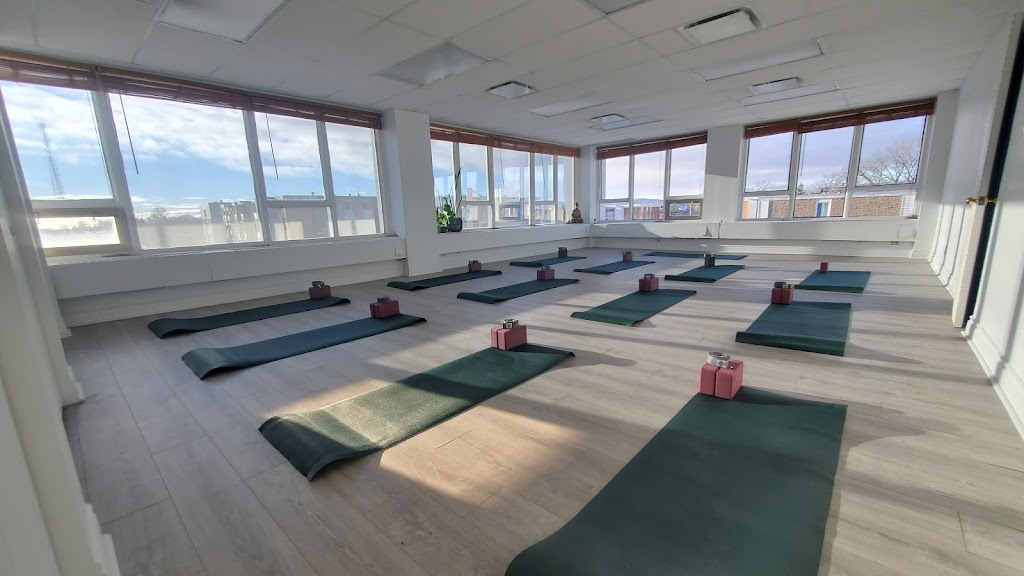 Center Uniqueness - Yoga, Clinical Health Pour Femmes | 2900 Chem. des Quatre-Bourgeois #302, Sainte-Foy-Sillery-Cap-Rouge, QC G1V 1Y4, Canada | Phone: (418) 928-9777