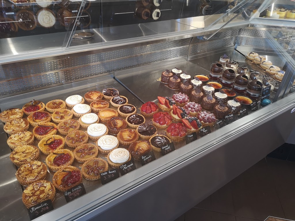 Patisserie Chocolaterie Raffin | 5120 Boulevard des Laurentides, Laval, QC H7K 2J5, Canada | Phone: (450) 622-8636