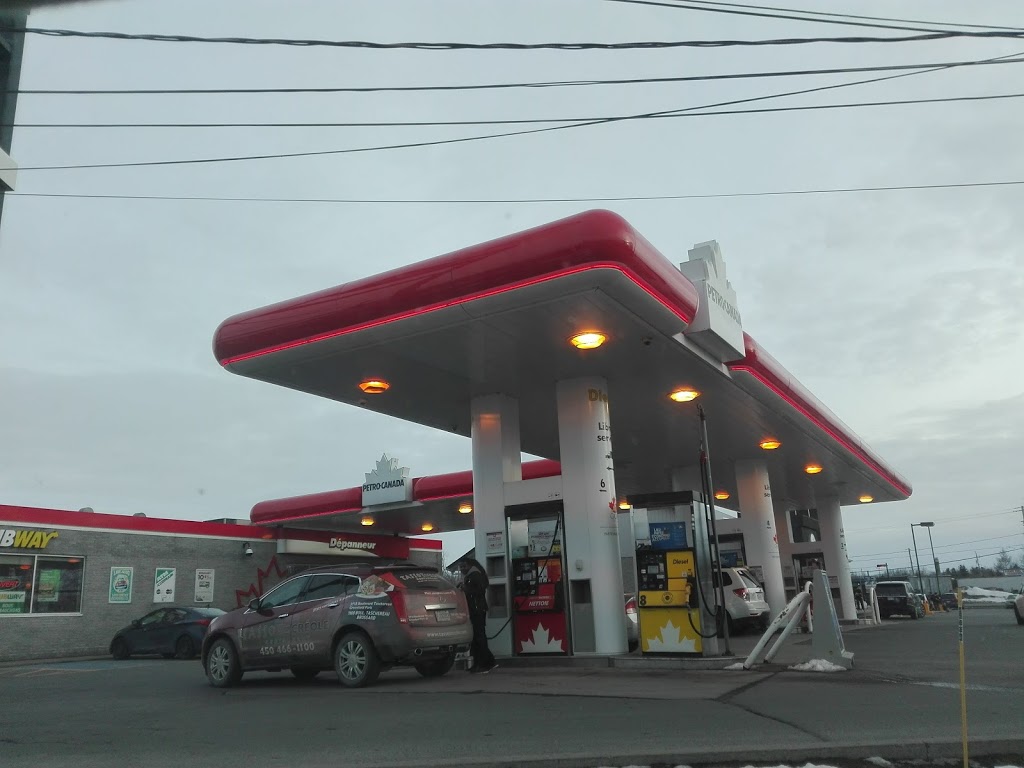 Petro-Canada | 2350 Chemin des Patriotes, Richelieu, QC J3L 6M7, Canada | Phone: (450) 447-9119