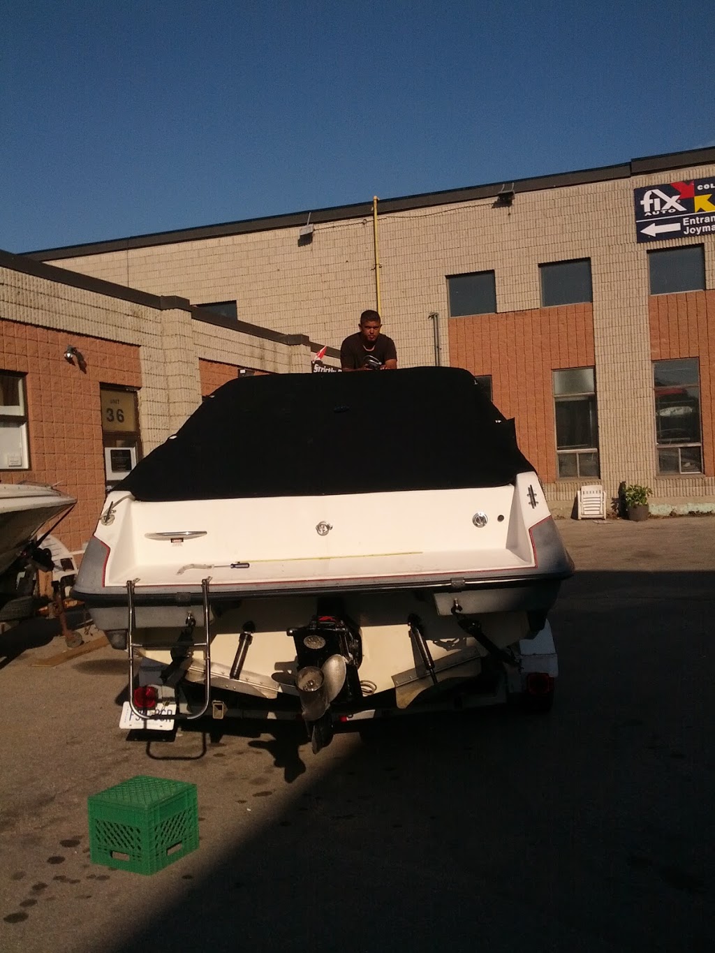 Clean Screen Auto Glass | 66 Thomas St #34, Mississauga, ON L5M 2P3, Canada | Phone: (416) 834-1672