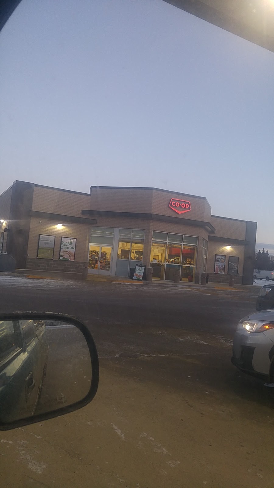 Co-op Gas Bar | 1628 33rd Street West, Saskatoon, SK S7L 0X3, Canada | Phone: (306) 933-3873