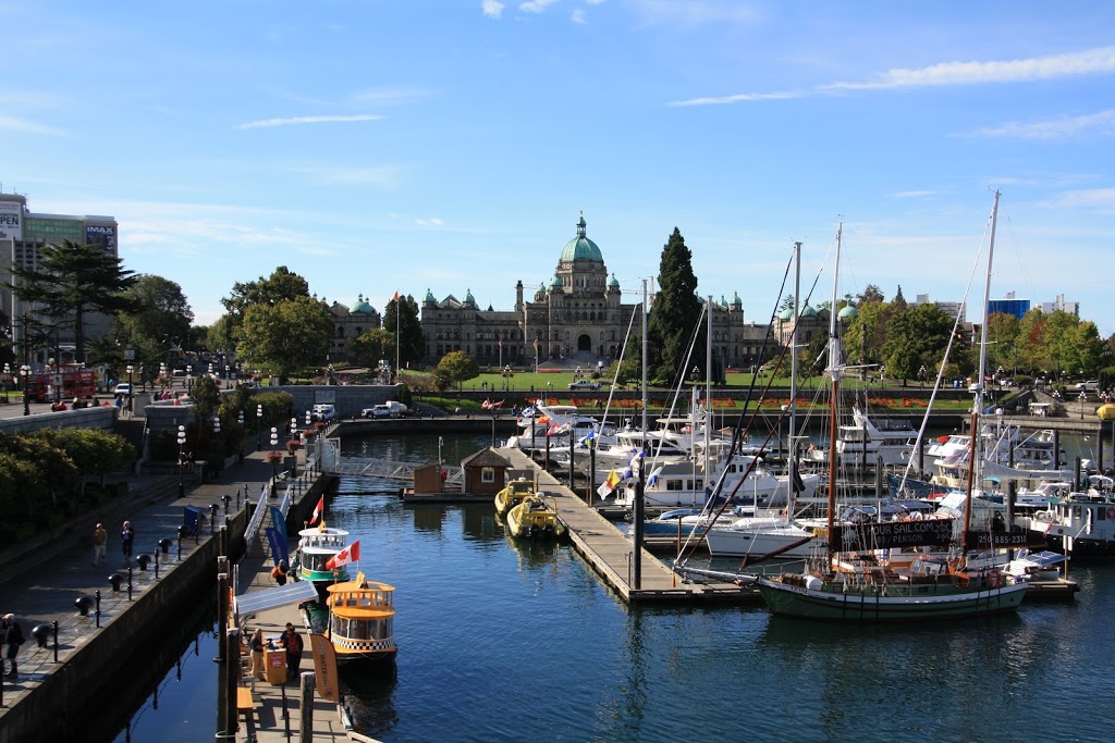 Victoria Waterfront Tours | 475 Head St, Victoria, BC V9A 5S1, Canada | Phone: (250) 858-9090