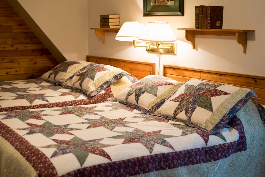 Crandell Mountain Lodge | 102 Mt View Rd, Waterton Park, AB T0K 2M0, Canada | Phone: (403) 859-2288