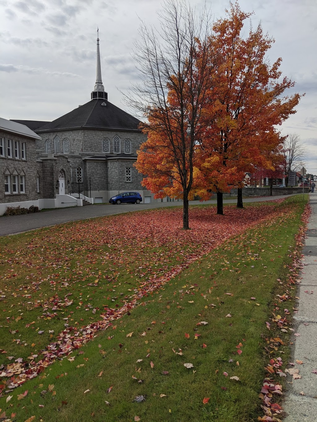 Presbytères-Eglises Catholiques | 900 Rue Sherbrooke, Magog, QC J1X 2S9, Canada | Phone: (819) 843-5844