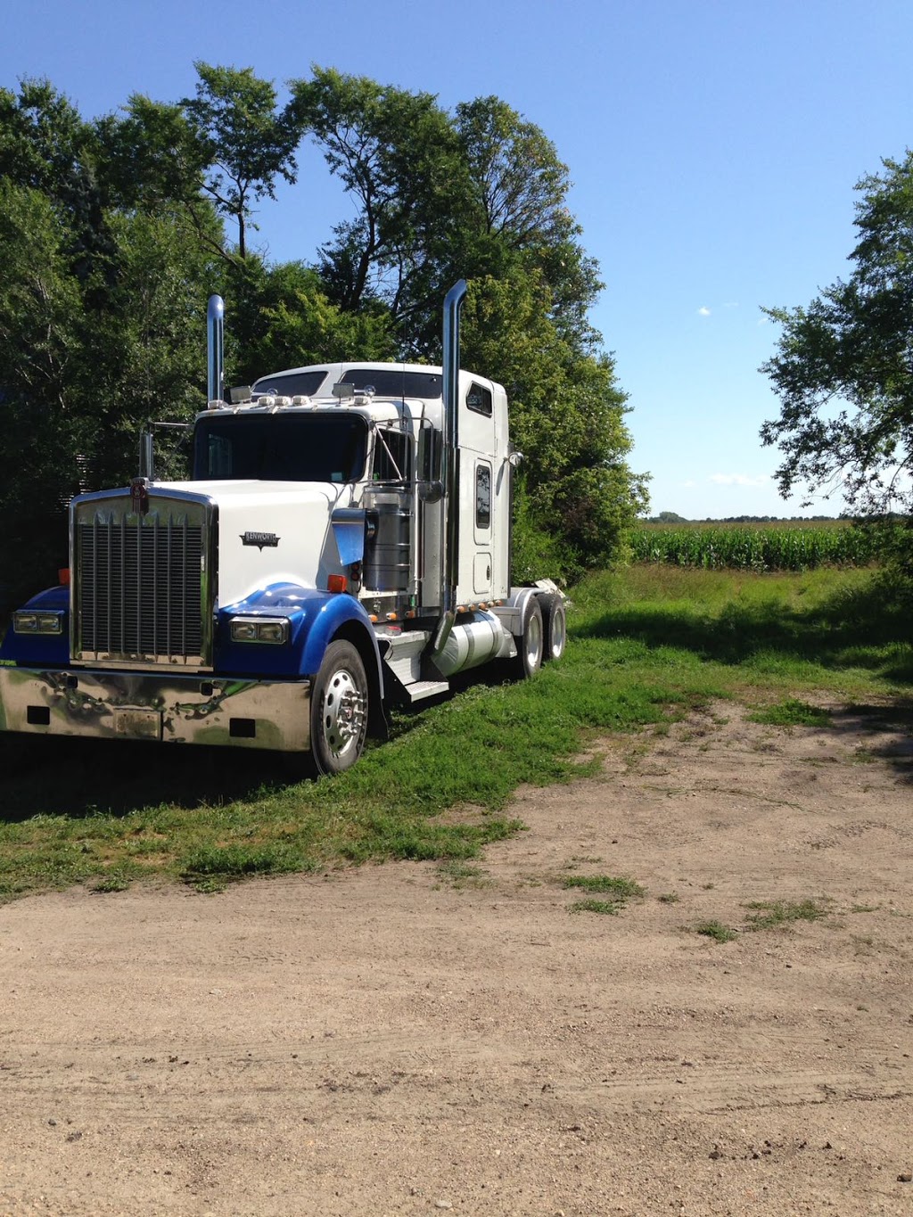 River Trails Transport LTD | 32008 RD 1E, Rosenort, MB R0G 1W0, Canada | Phone: (204) 746-2050