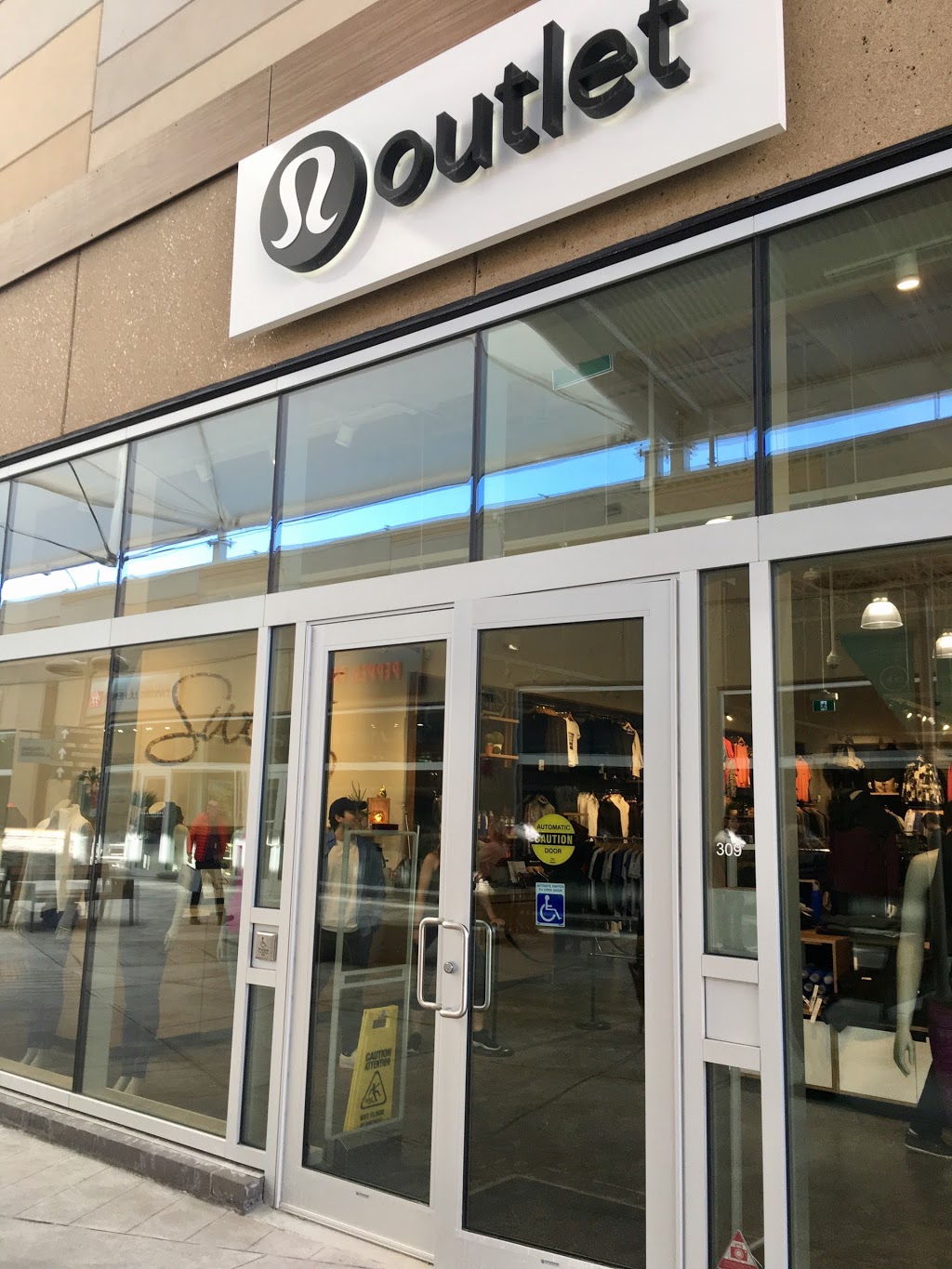 lululemon | 300 Taylor Rd Unit 309, Niagara Falls, ON L0S 1J0, Canada | Phone: (905) 685-5538