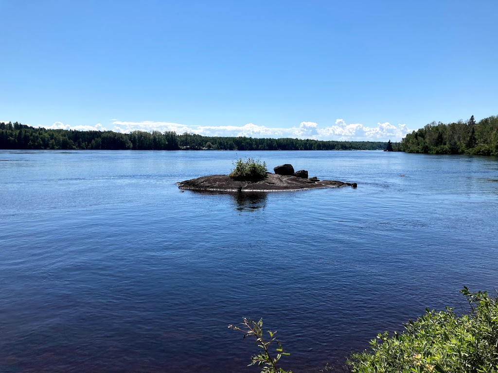 Auberge Ile du Repos | 105 Chem. de lÎle du Repos, Péribonka, QC G0W 2G0, Canada | Phone: (418) 347-5649