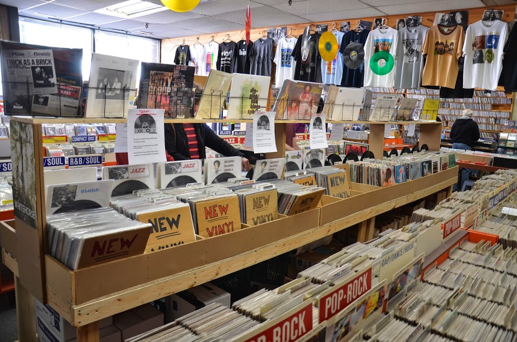 Records On Wheels | 34 King St E, Dundas, ON L9H 1B8, Canada | Phone: (905) 627-7706