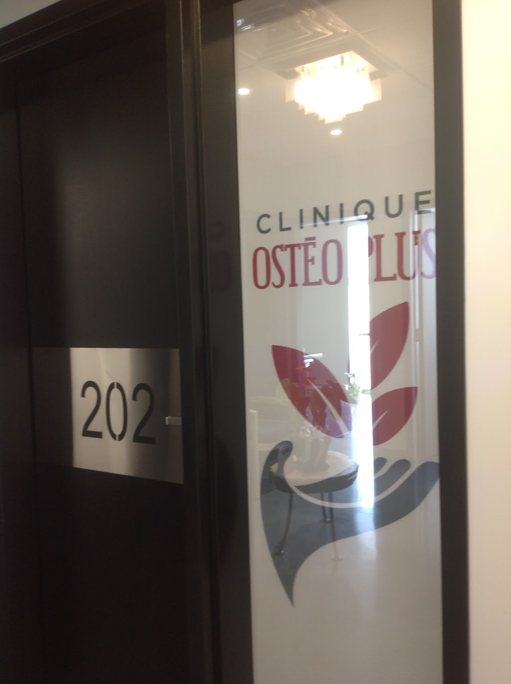 Clinique Ostéo Plus | 201 Rue Principale E #202, Farnham, QC J2N 1L2, Canada | Phone: (450) 337-3001