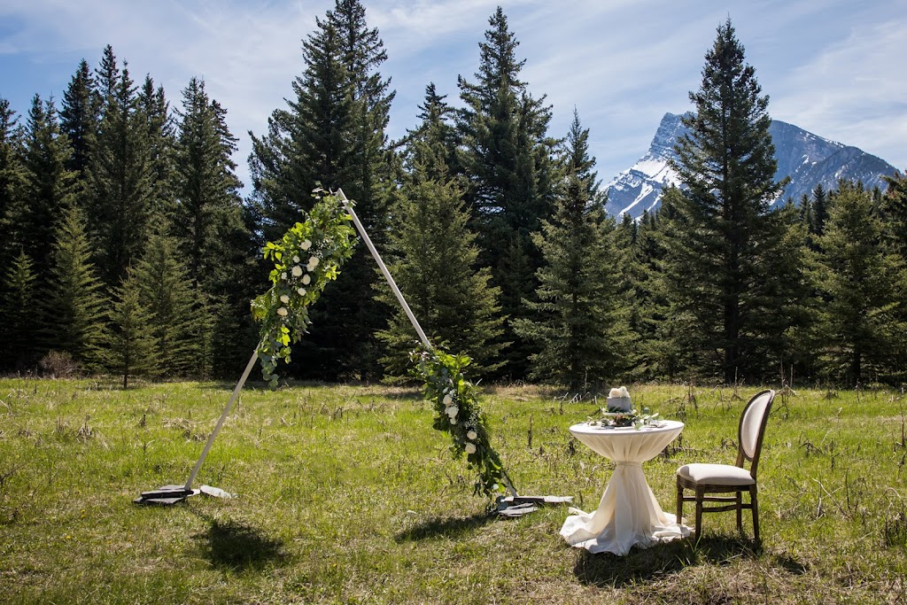 Mountainscape Weddings | 150 Eagle Crescent, Banff, AB T1L 1B1, Canada | Phone: (587) 200-8697