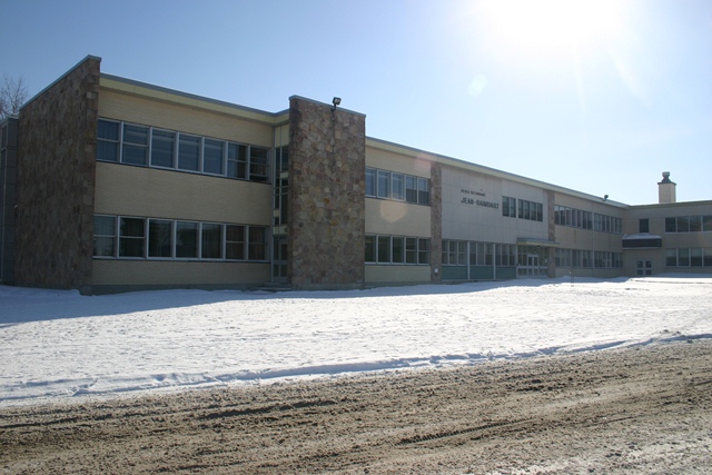 School Secondary Jean-Raimbault | 175 Rue Pelletier, Drummondville, QC J2C 2W1, Canada | Phone: (819) 474-0750