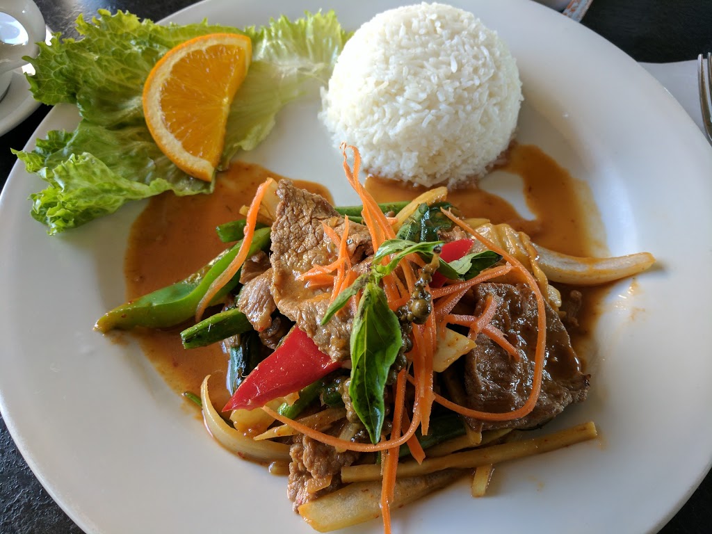 Nimman Thai Cuisine | 2451 Lake Shore Blvd W, Etobicoke, ON M8V 1C5, Canada | Phone: (416) 255-4224