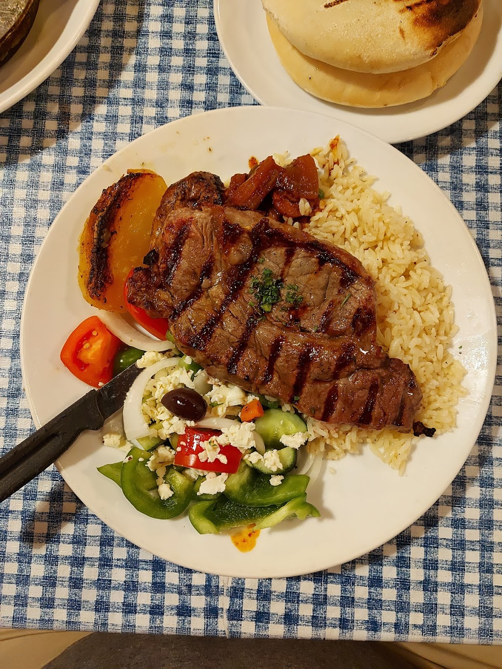 Stephos Souvlaki Greek Taverna | 1124 Davie St, Vancouver, BC V6E 1N1, Canada | Phone: (604) 683-2555