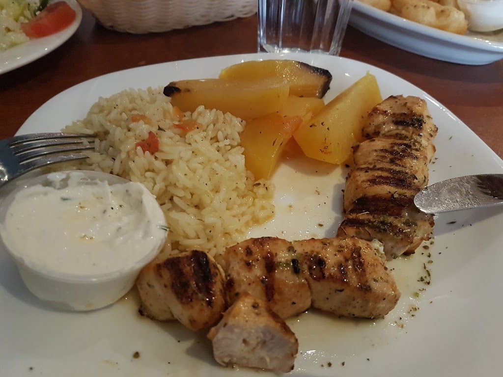 Navayo Greek Bistro | 2258 Kingston Rd, Scarborough, ON M1N 1T9, Canada | Phone: (416) 265-1818