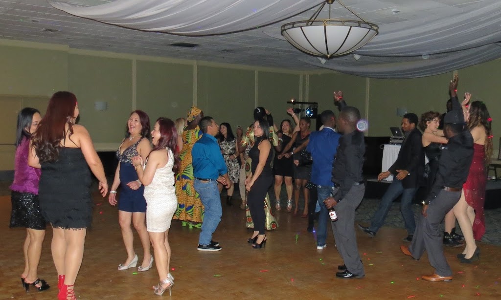 Applaud Entertainment Dj Services | 764 Canyonview Close W, Lethbridge, AB T1K 5R9, Canada | Phone: (403) 393-8858