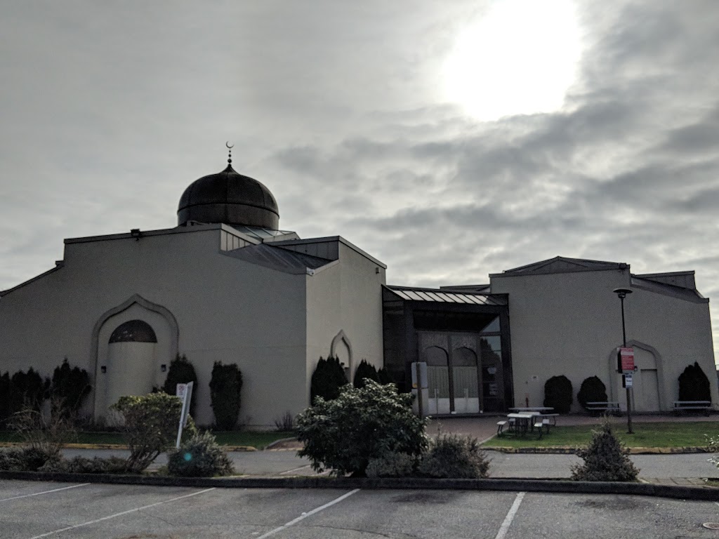 Richmond Jamea Mosque | 1B3, 12300 Blundell Rd, Richmond, BC V6W 1B3, Canada | Phone: (604) 233-7006