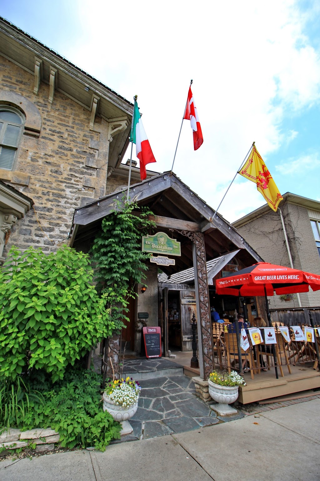 Breadalbane Inn | 487 St Andrew St W, Fergus, ON N1M 1P2, Canada | Phone: (519) 843-4770