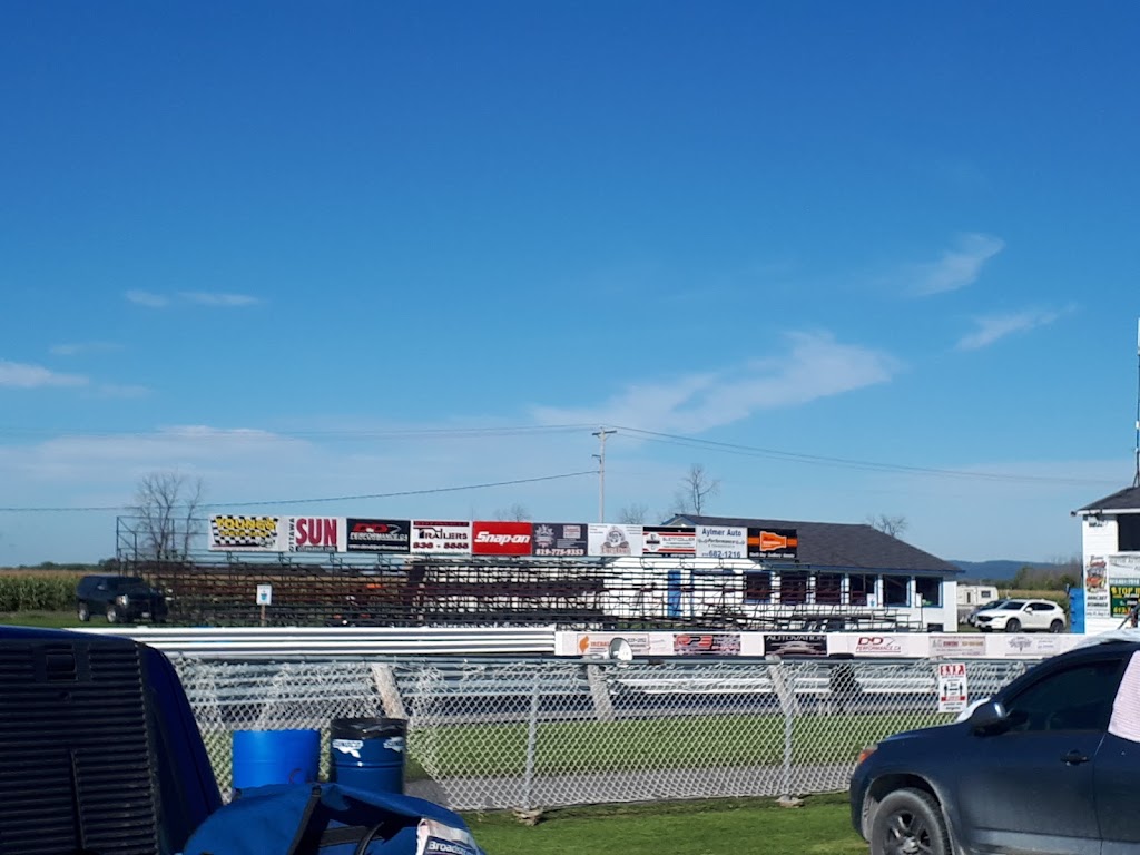 Luskville Dragway | 800 Chem. Lamoureux, Luskville, QC J0X 2G0, Canada | Phone: (613) 715-1029