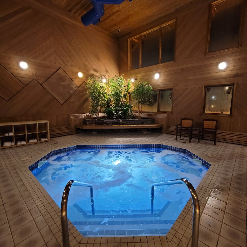 Mountaineer Lodge | 101 Village Rd, Lake Louise, AB T0L 1E0, Canada | Phone: (403) 522-3844