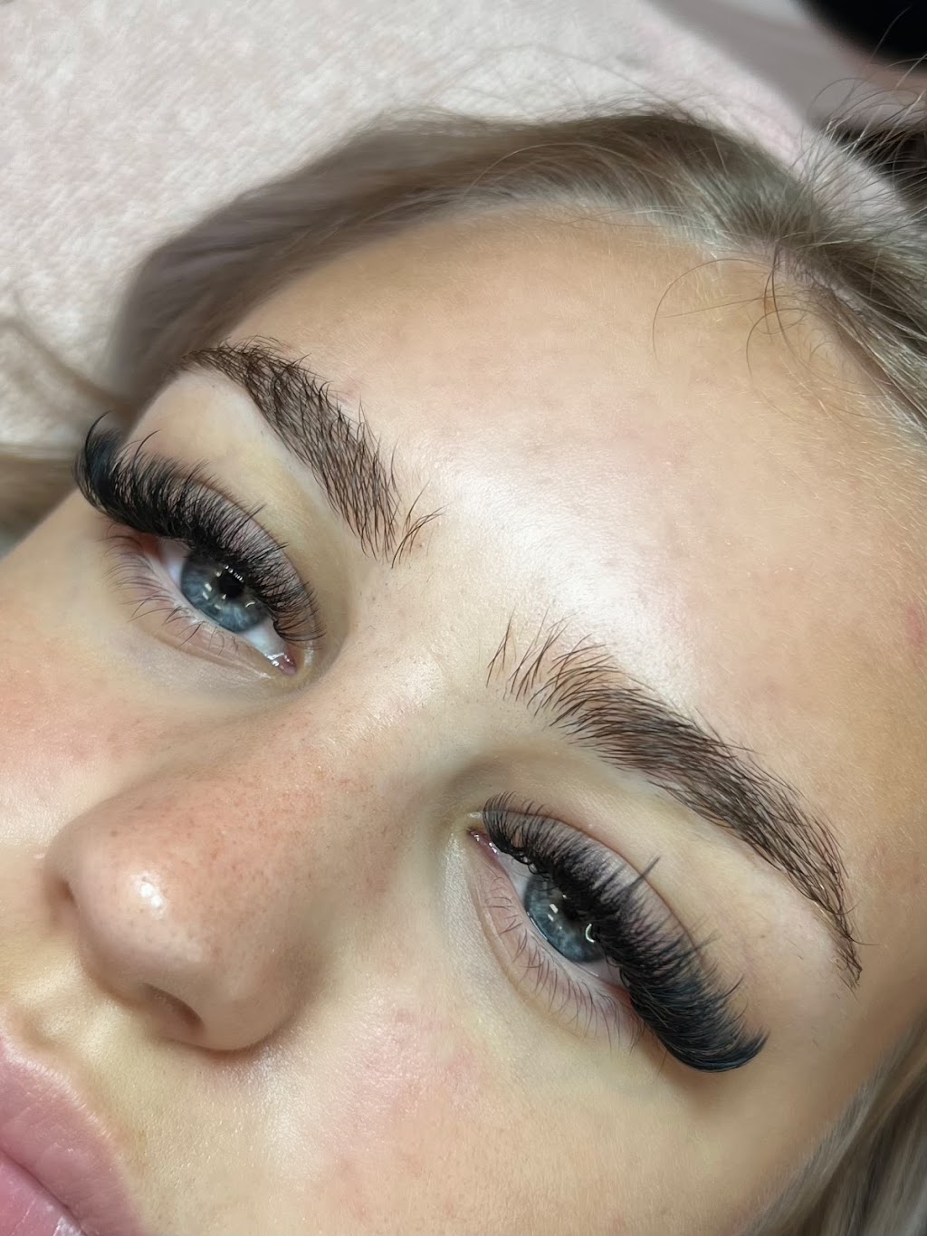 Angelic Lashes by her | 4750 Rutherford Rd, Nanaimo, BC V9T 4K6, Canada | Phone: (250) 619-9942