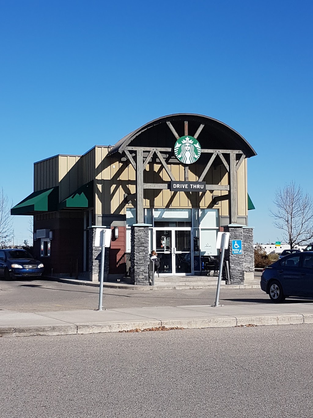 Starbucks | 33 Heritage Meadows Way SE, Calgary, AB T2H 3B8, Canada | Phone: (403) 253-4518