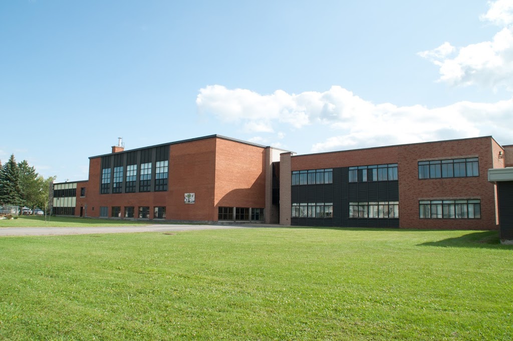 École Pierre-Bédard | Rue, 24 Rue Saint-Sauveur, Saint-Rémi, QC J0L 2L0, Canada | Phone: (514) 380-8899