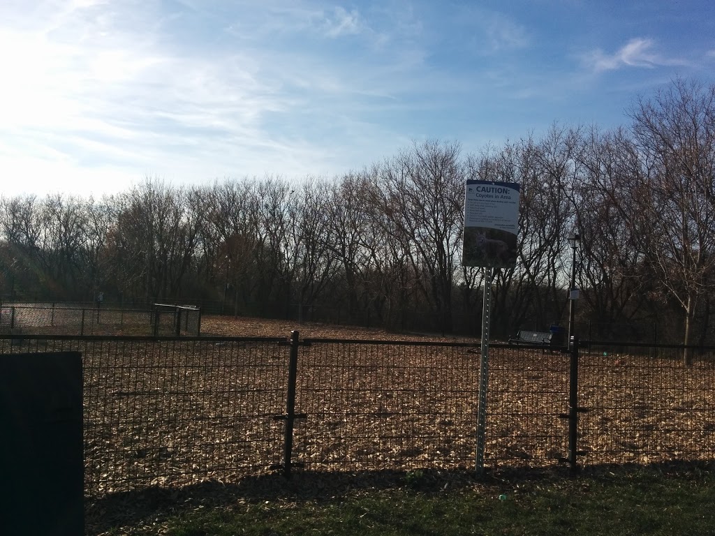 Global Pet Foods Dog Park presented by snapd | 220 Bayview Pkwy, Newmarket, ON L3Y 3W3, Canada | Phone: (905) 953-5300