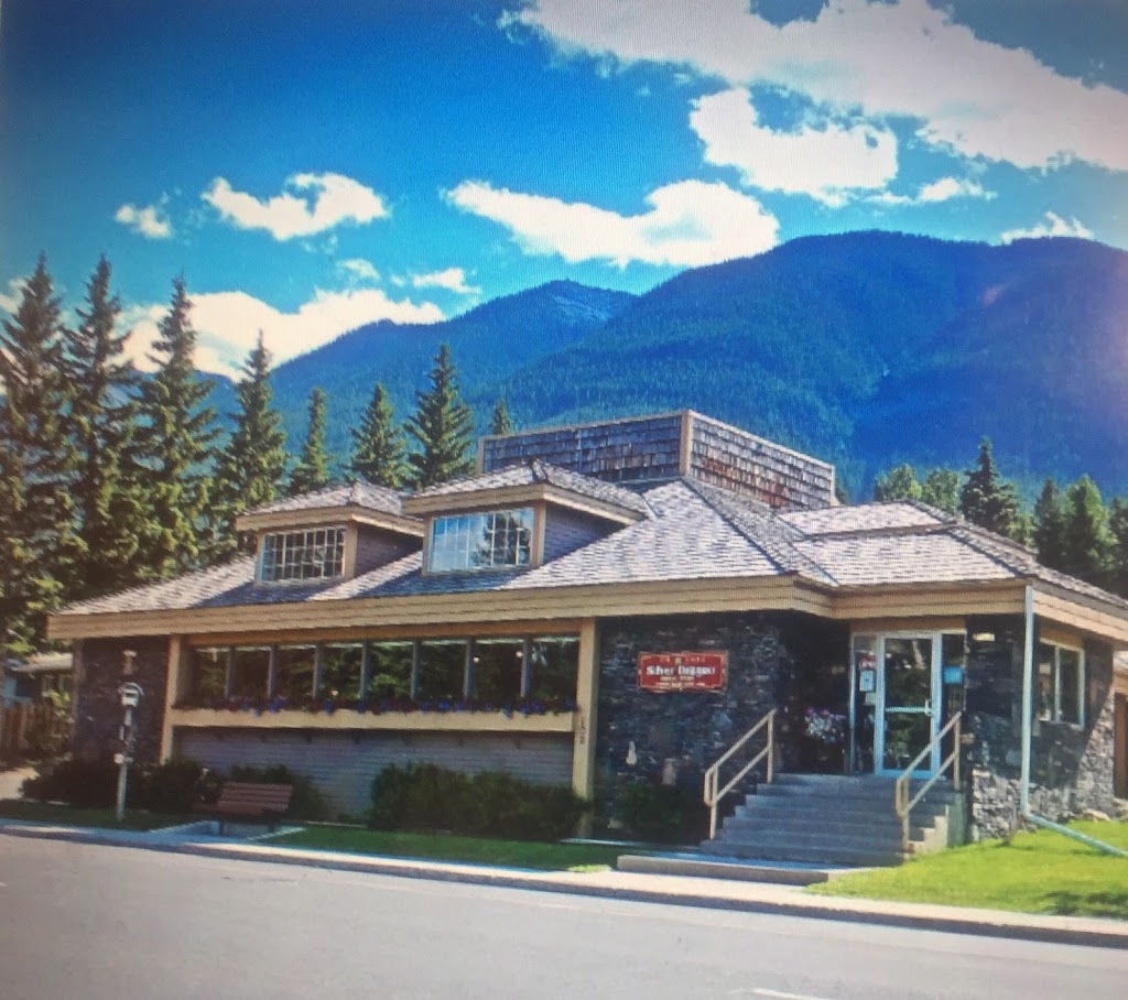 Silver Dragon Restaurant (Banff) | 109 Spray Ave, Banff, AB T1L 1J9, Canada | Phone: (403) 762-3939