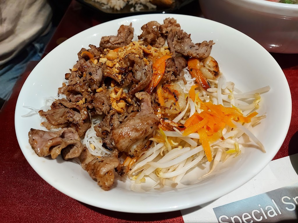 Phở Bắc Oriental Cuisine | 873 Somerset St W, Ottawa, ON K1R 6R6, Canada | Phone: (613) 563-0788