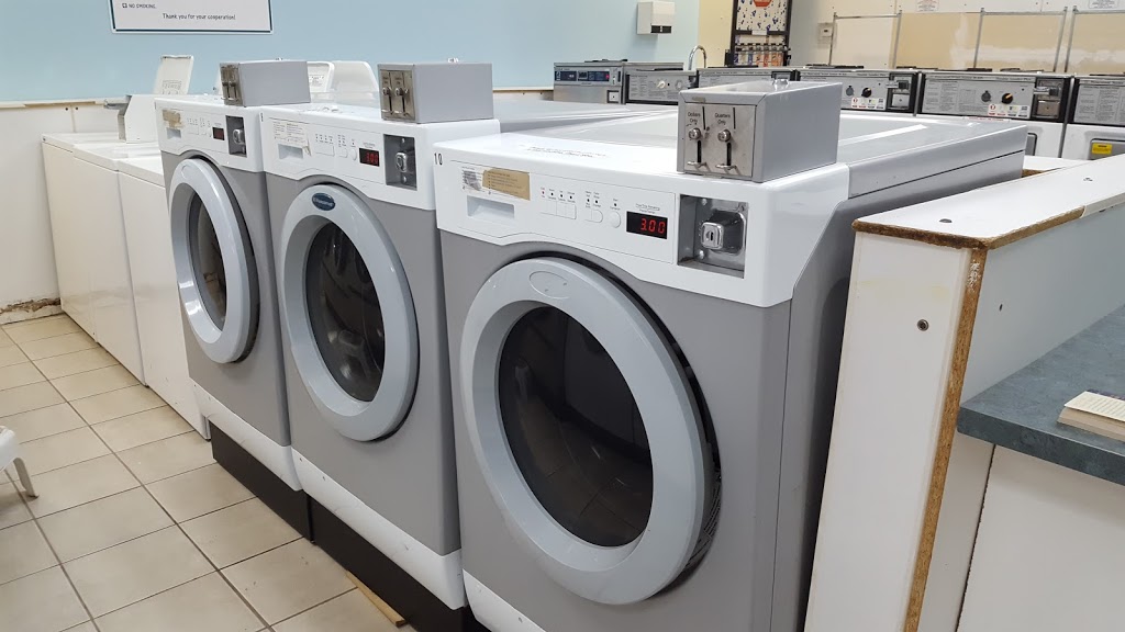 Coin Laundry Queen | 239 Queen St E #4, Brampton, ON L6W 2B6, Canada | Phone: (647) 819-7747