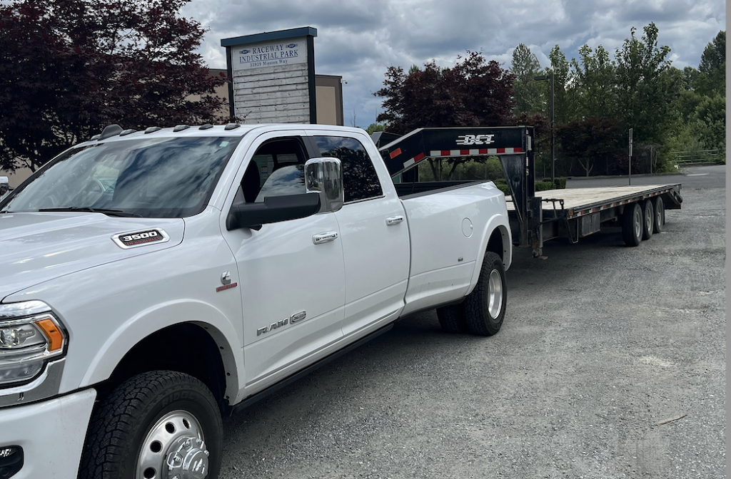 hauling4u.ca | 31843 Grove Ave, Mission, BC V4S 1E7, Canada | Phone: (604) 556-6521