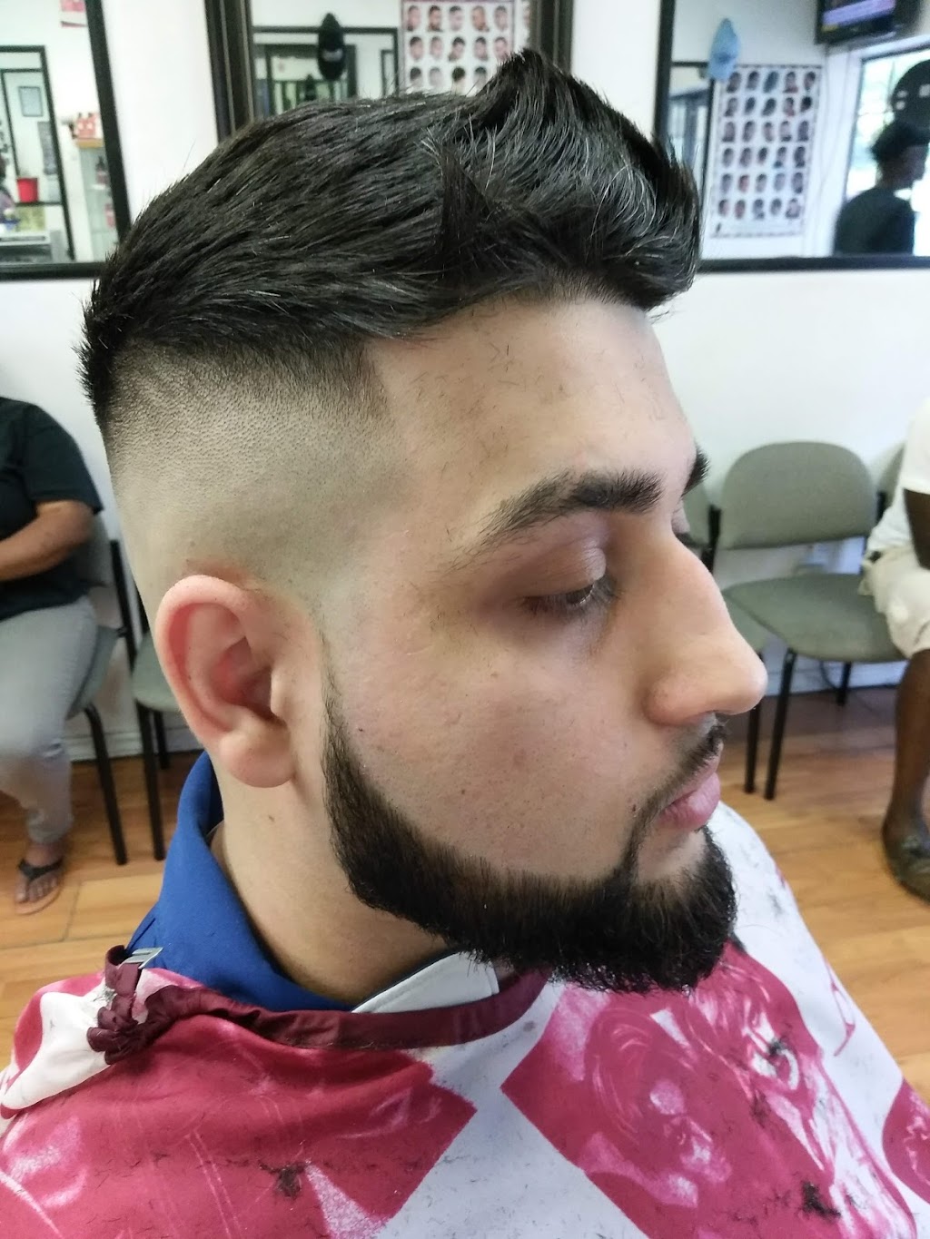 Xciting Cuts | 4234 Lawrence Ave E, Scarborough, ON M1E 2S5, Canada | Phone: (416) 546-1951