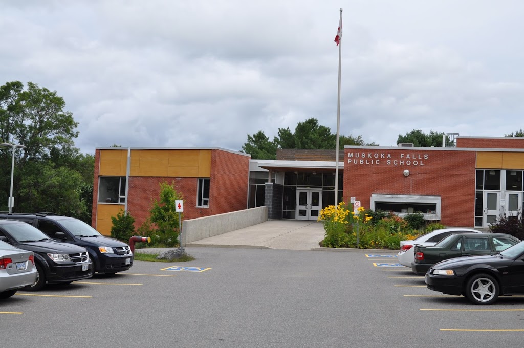 Muskoka Falls Public School | 42 Morrow Dr, Bracebridge, ON P1L 0A1, Canada | Phone: (705) 645-2463