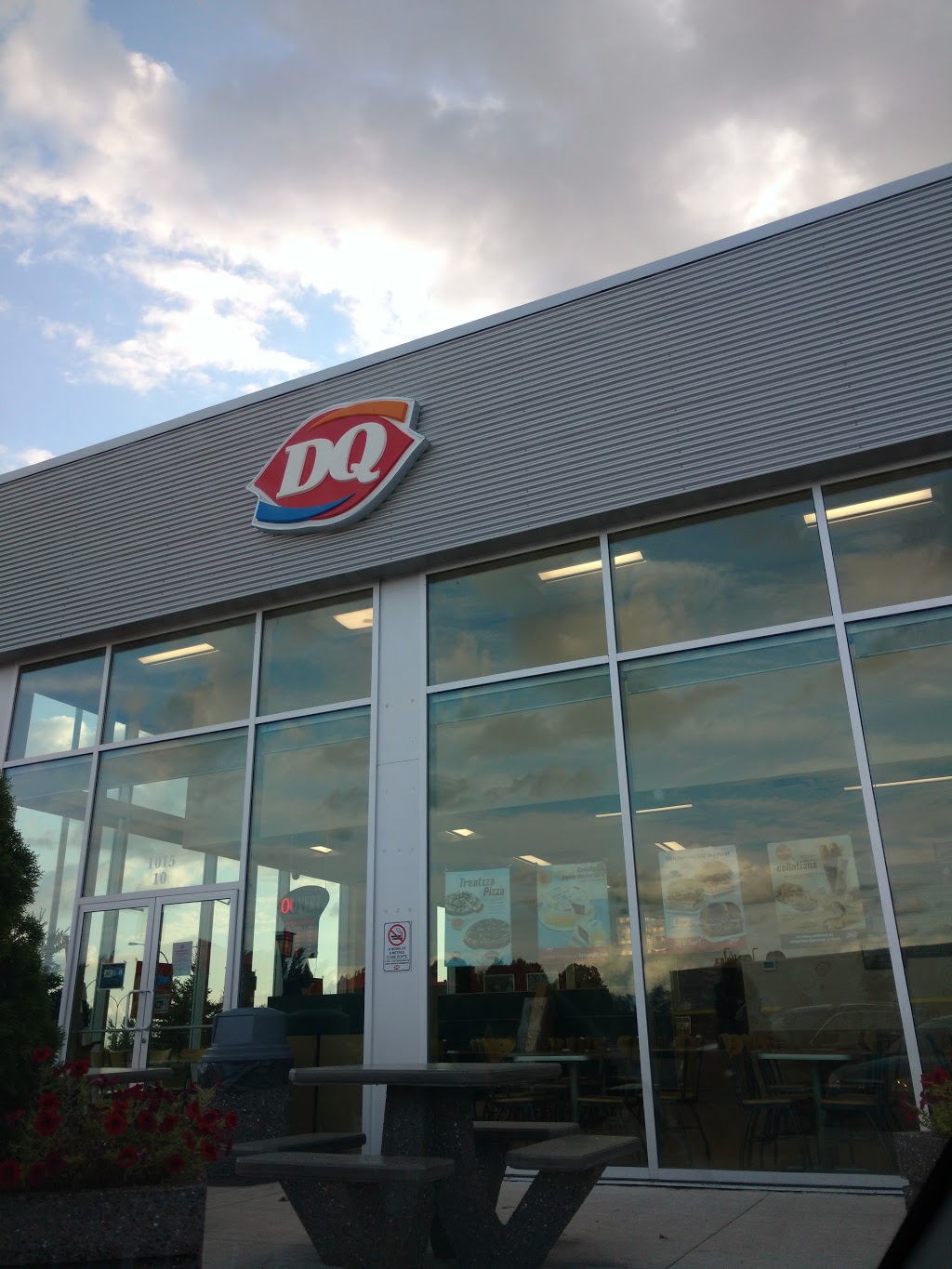 Dairy Queen (Treat) | 1015 Boulevard du Quartier Unit 10, Brossard, QC J4Z 0M8, Canada | Phone: (450) 443-3939