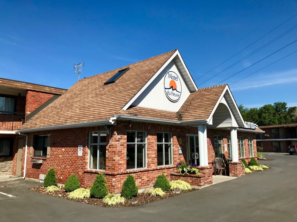 Motel du Fleuve | 5800 Boulevard Marie-Victorin, Brossard, QC J4W 1A4, Canada | Phone: (450) 671-6754