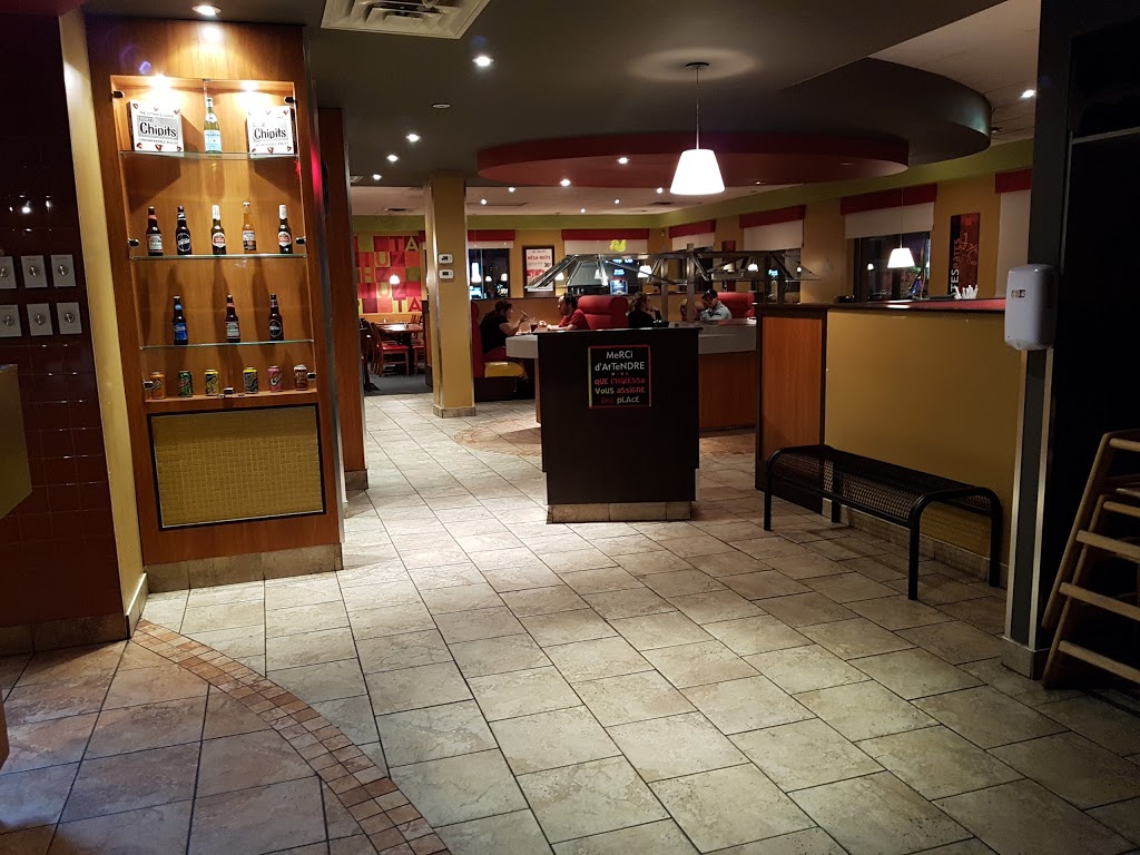 Pizza Hut | 324 Boul Labelle, Sainte-Thérèse, QC J7E 2Y1, Canada | Phone: (450) 433-1561