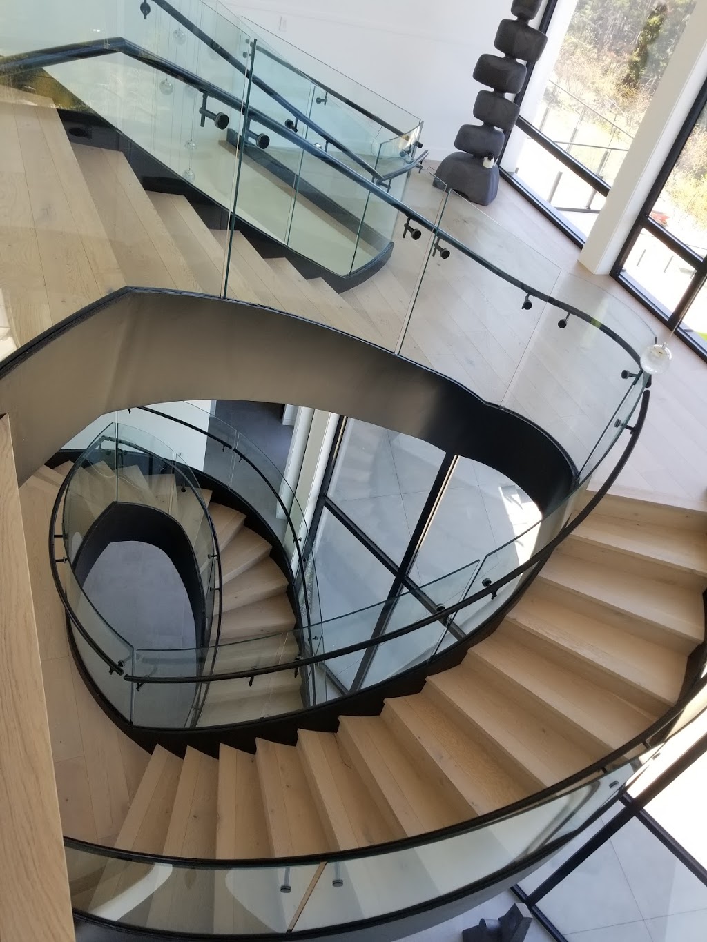 Coastal Curved Glass | 507 - 19100 Airport Way, Pitt Meadows, BC V3Y 0E2, Canada | Phone: (604) 457-4477