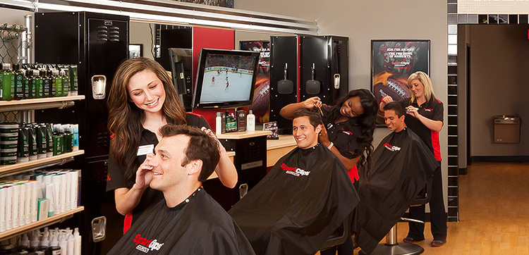 Sport Clips Trafalgar | 261 Oak Walk Dr, Oakville, ON L6H 6M3, Canada | Phone: (905) 257-1123