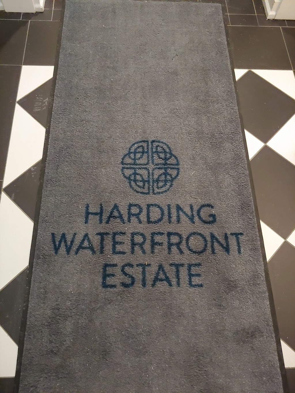 Harding Waterfront Estate | 2700 Lakeshore Rd W, Mississauga, ON L5J 0B4, Canada | Phone: (905) 226-3553