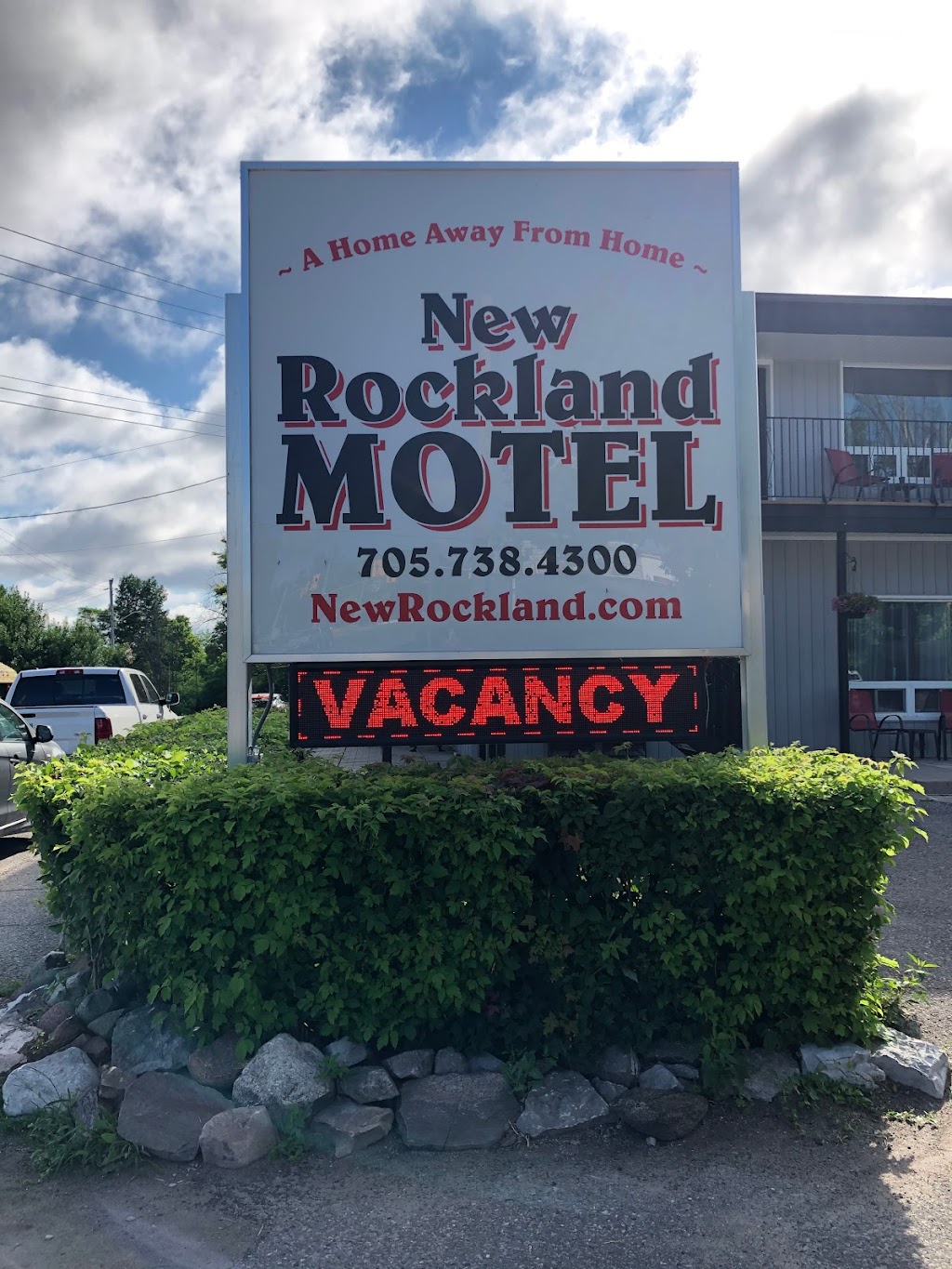 New Rockland Motel | 3 Canal St E, Bobcaygeon, ON K0M 1A0, Canada | Phone: (705) 738-4300