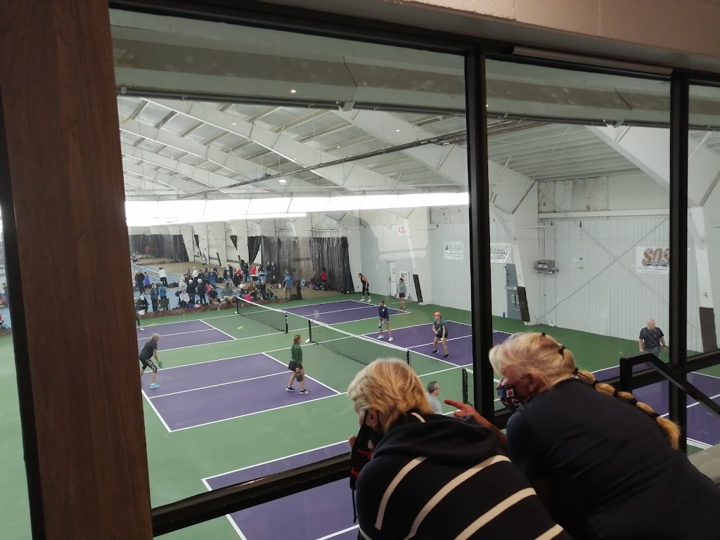 Greystone Racquet Club | 155 Northfield Dr W, Waterloo, ON N2L 5J3, Canada | Phone: (519) 884-7020